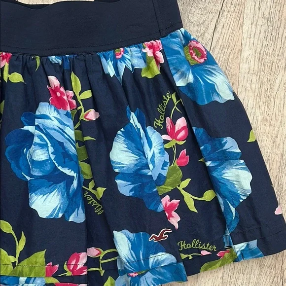 Hollister Black and Blue Bubble Mini Skirt - Picture 3 of 3